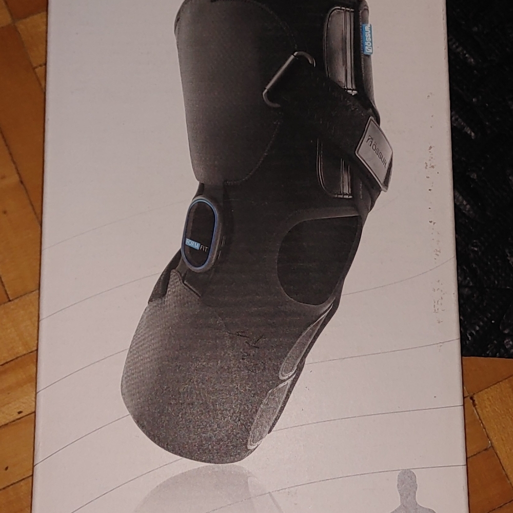 Black Knee Support Brace